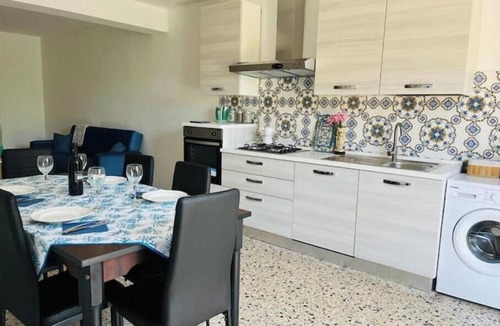 Porto Alabe Apartment | Apartment in a villa under a large palm tree and garden
