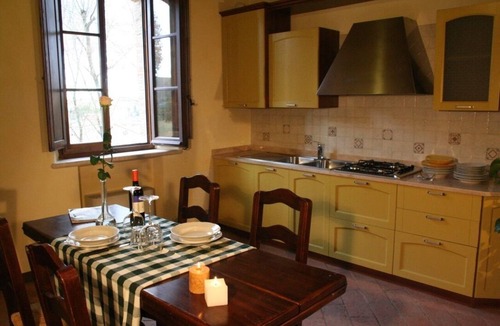 Monteroni d'Arbia House | Apartment in farmhouse with swimming pool, a stone's throw from the village.