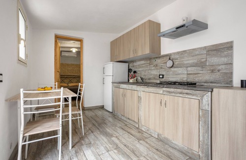 Pozzillo Apartment | Apartment "Letizia House" close to the Sea with Garden & Wi-Fi