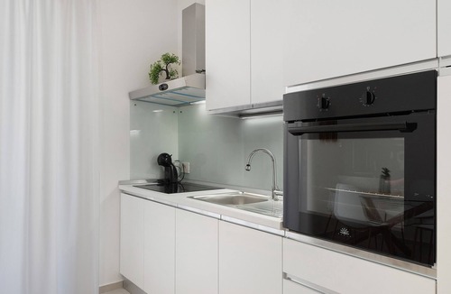 Marsala Apartment | Apartment 'Palazzo Tilde - 1 A' with Sea View, Wi-Fi and Air Conditioning
