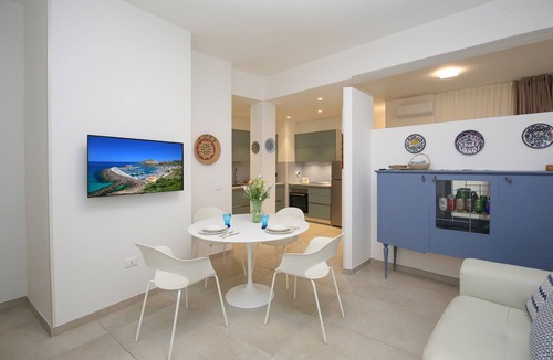 Castelsardo Apartment | Apartment 'Ralf - Central Location' with Wi-Fi and Air Conditioning
