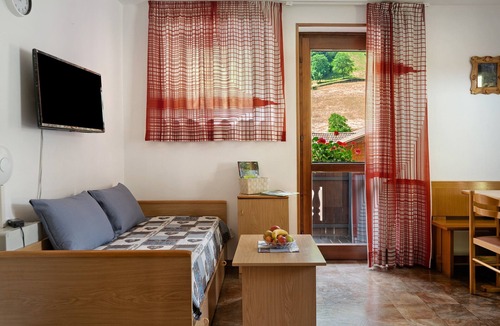 Pracorno Apartment | Apartment 'Trilocale 1' with Shared Garden, Balcony and Wi-Fi