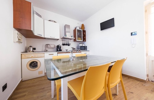Province of Messina Apartment | Apartment 'Vanedda di Mari - Casa Nespolo' with Shared Terrace, Wi-Fi and Air Conditioning