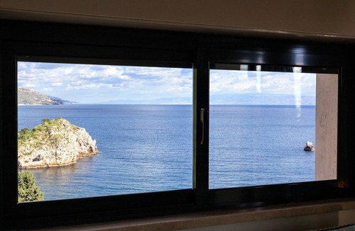 Mazzaro Apartment | Beachfront Penthouse in Taormina with Amazing Sea View