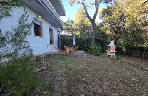 Quercianella Apartment | Beachside Villa
