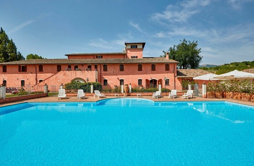 San Brizio Apartment | Beautiful apartment for 2 guests with WIFI, pool, TV and balcony, close to Spoleto