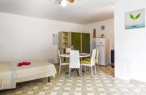 Capaci Apartment | Beautiful apartment in Capaci with house sea view