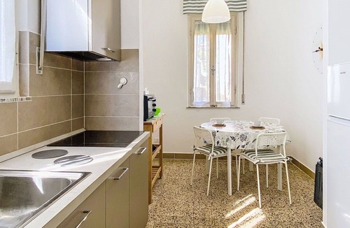 Castiglioncello Apartment | Beautiful apartment for 6 people with WIFI, TV, patio and pets allowed