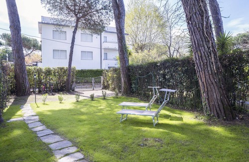 Poveromo House | Beautiful villa for 5 guests with WIFI, A/C, TV, terrace and pets allowed, close to Forte Dei M.
