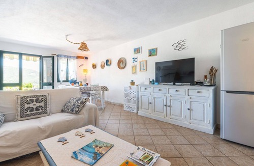 Solanas House | Beautiful villa for 6 people with WIFI, A/C, TV and patio