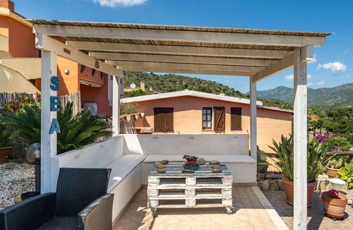 Solanas House | Beautiful villa for 6 people with WIFI, A/C, TV and patio
