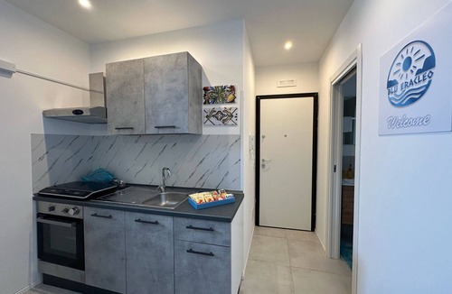 Trapani Apartment | Blu Eracleo moderno"