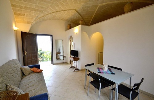 Diso House | Borgo Salino E: A characteristic and welcoming apartment in the characteristic style of the Apulian countryside, with Free WI-FI.