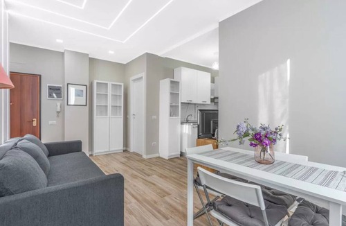 Crescenzago Apartment | BOTTE13: Modern Two-Room Apartment Near the Subway