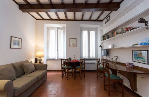 Rione VII Regola Apartment | Campo de Fiori Lovely Apartment