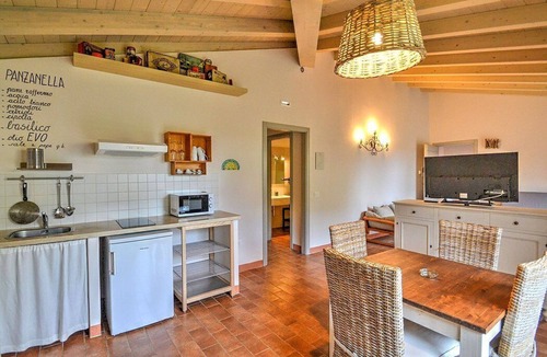 Marina di Castagneto Carducci House | Casa Aneto C: A welcoming apartment surrounded by the greenery, with Free WI-FI.