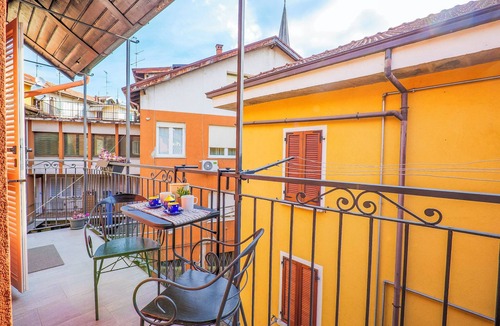 Omegna Apartment | Casa Barabba - Azzurro Apartment by Lago Reisen