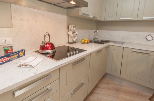 Naggio Apartment | Casa Fara - sleeps 2
