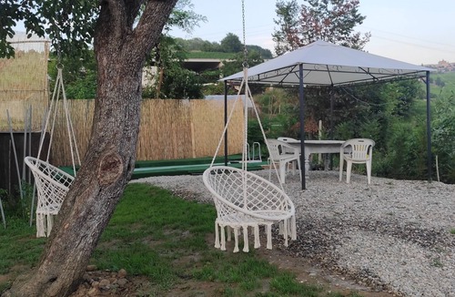 Narzole Apartment | Cascina Danila.Relaxation in nature in the green within walking distance of Barolo, La Morra and Alba