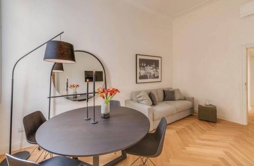 Santa Maria Novella Apartment | Chic & Modern 3-Bedroom Apartment in Florence's Historic Center