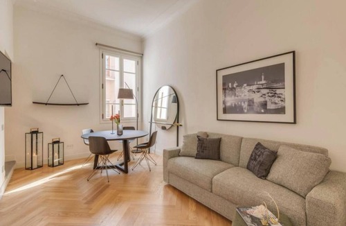 Santa Maria Novella Apartment | Chic & Modern 3-Bedroom Apartment in Florence's Historic Center