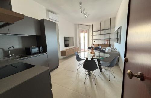 Valverde Apartment | CN018 - Cesenatico, elegante quadrilocale fronte mare con posto auto