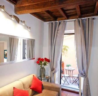 Rione IV Campo Marzio Apartment | Collection Spanish Steps Apartments