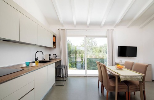 Arzachena Apartment | Comfortable country house,5 minutes from the center and 15 minutes from the sea.