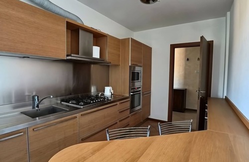 Como Apartment | Como Apartment + Free parking & WiFi