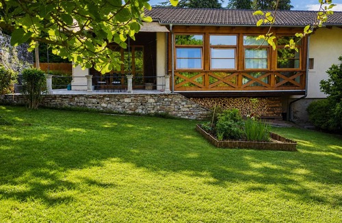 Cissano Villa | Corte Villa Donati by Lago Reisen
