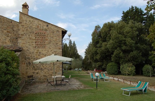 Barberino Val d'Elsa Apartment | Cosy apartment for 5 guests with pool, WIFI, TV, pets allowed and panoramic view
