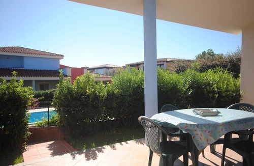 Monte Petrosu Apartment | COZY COTTAGE WITH GARDEN AND POOL 900 METERS FROM THE BEACH
