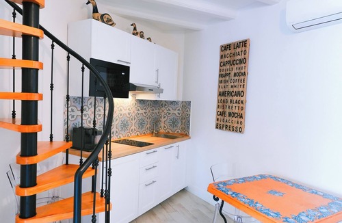 Castellammare di Stabia House | Dépendance la Casetta: an oasis of peace surrounded by greenery in the city center