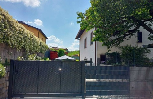 Albate House | Detached house, A/C, free parking, big garden, patio and Solarium with shower