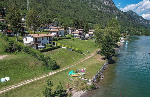 Crone Apartment | Direkt am See mit Terrasse