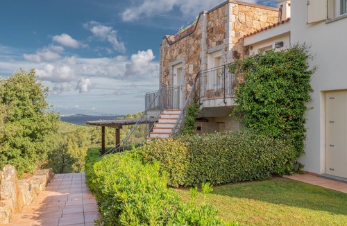 Baja Sardinia Apartment | Ea Bianca Trilo 2Km From The Beach, Baja Sardinia, Italy