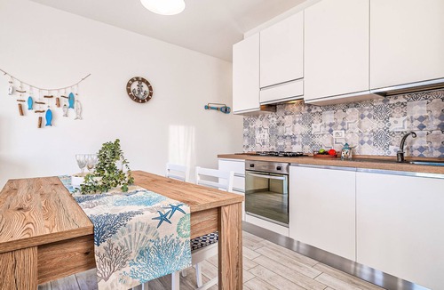 La Muddizza Apartment | Eden Marino by Interhome