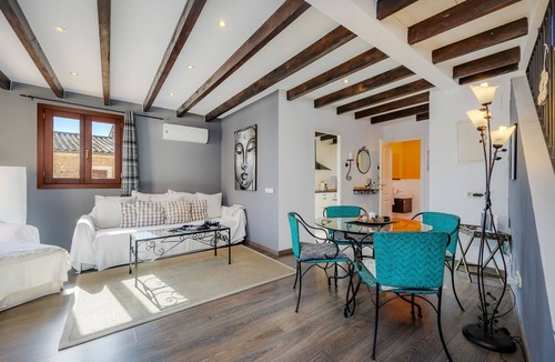 Moscari Apartment | Edificio duplex can roses