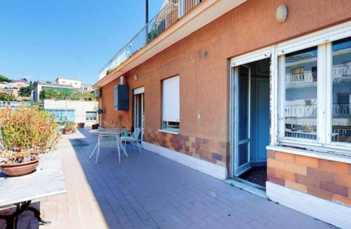 Trionfale Apartment | FIORELLA 's TERRACE BRIGHT RELAXING ATTIC