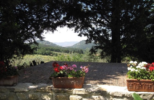 Caldine House | Florence Countryside Newly Restored Hayloft with Swimpool