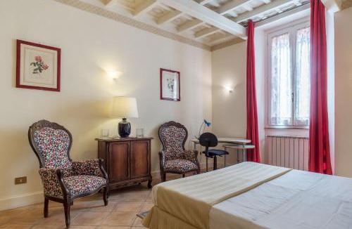 Rione IV Campo Marzio Apartment | Fontanella Borghese Apartment - FromHometoRome
