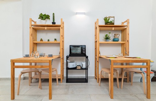 Monte Petrosu Apartment | Ghjlgolu House Apartment – Tavolara Room with Wi-Fi and Air Conditioning