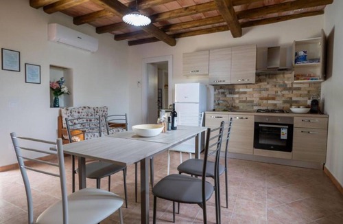 Torchiara Apartment | Giardino Siniscalchi – Apartment 1 with Wi-Fi and Air Conditioning