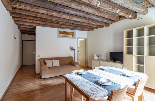 Bitonto Apartment | GuestHost - Comfortable apartment of 50 sqm, located on the first floor (18 steps to access), can accommodate up to 4 people.The accommodation is located in a strategic area: a few steps from the Clock Tower and Piazza dei Signori, in an enviable locatio
