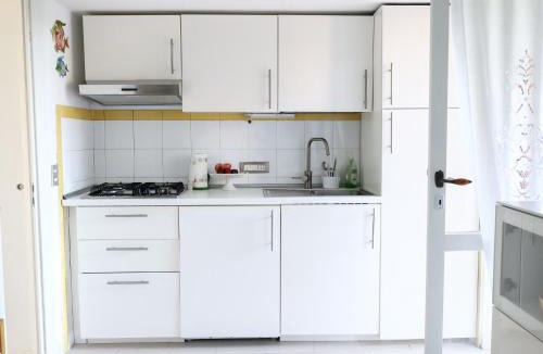 Pischina Salida Apartment | GuestHost - Comfy Flat W Pool, Tennis Court & Private Beach!