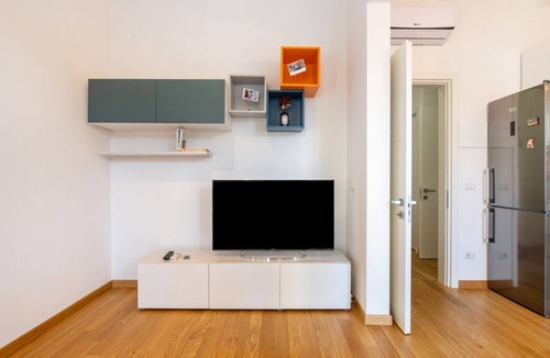 San Jacopino Apartment | GuestHost - Quiet and cozy 60 sqm apartment, for 4 people, located on the 3rd floor of a period building in good condition with lift (NOT suitable for disabled people - some steps to access it). The property is located in San Jacopino/Doni district, a qu