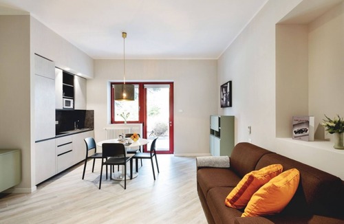 Saragozza-Porto Apartment | GuestHost - The apartment is located in a strategic point: a few steps from the Ospedale Maggiore, not far from the exit of the ring road and the motorway.The main services (restaurants, bars, supermarkets, shops) are in the immediate neighborhood.Ideal