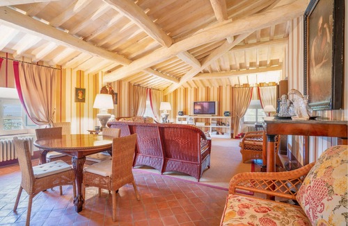 Giugnano House | Historic vacation home in a hilly location in the characteristic historic village of Larciano Castel