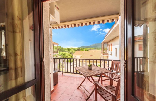 Fertilia Apartment | Holiday Apartment ‘Amantiosu Casa Vacanze’ with Air Conditioning & Balcony