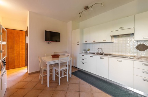 Murta Maria Apartment | Holiday Apartment 'Casa Vacanze Mandorlo' with Shared Pool, Terrace & Garden